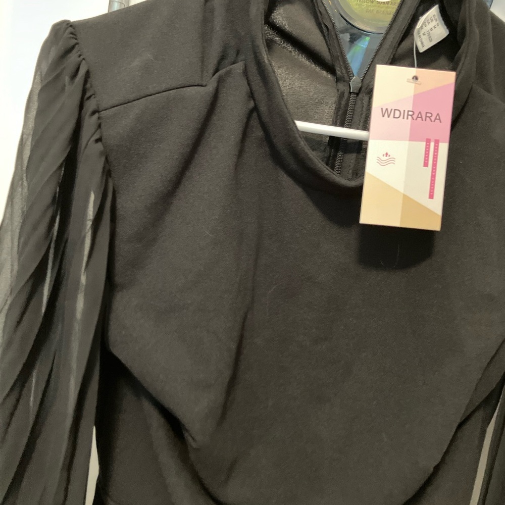 WDIRARA Black Top with Sheer Sleeves